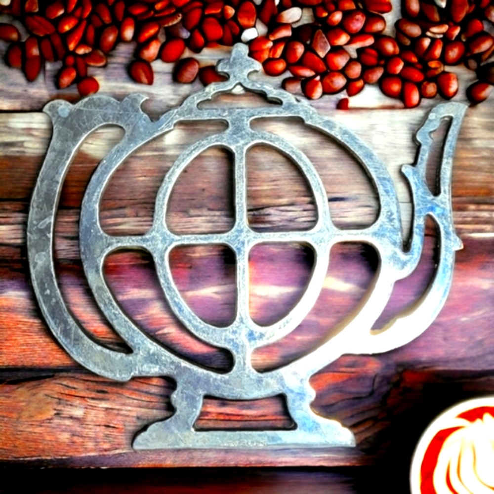 Teapot design trivet,silver electroplated zinc vintage trivet